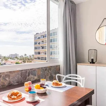 Con Piscina Y Aire Acondicionado Apartamento