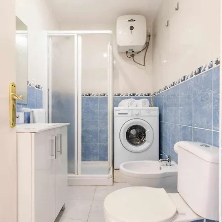 Apartamento Con Piscina Y Aire Acondicionado *