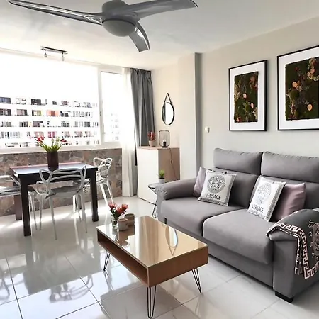 Con Piscina Y Aire Acondicionado Apartment